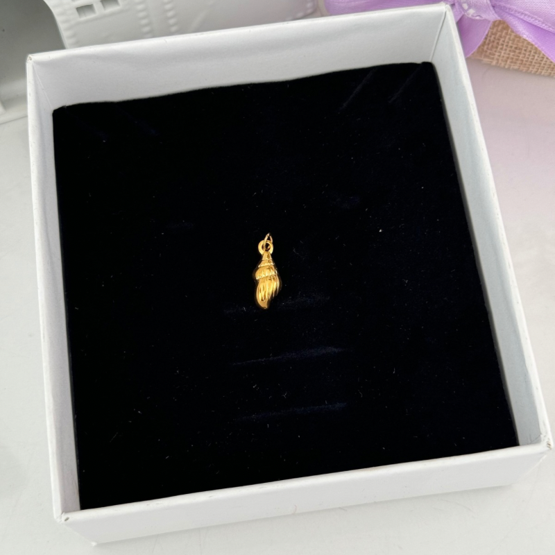 Murex charm