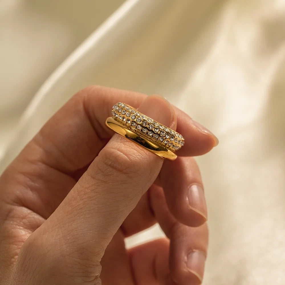 Auggie ring
