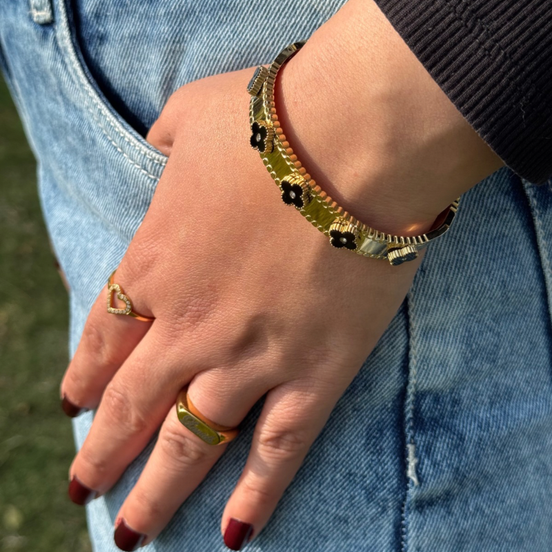 Clover eclipse bracelet