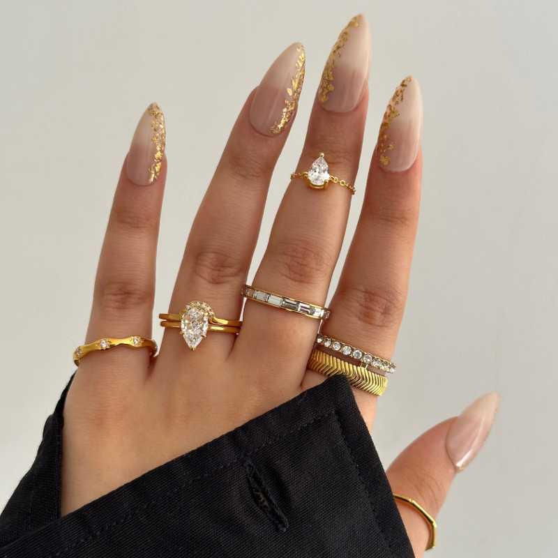 Glass band ring