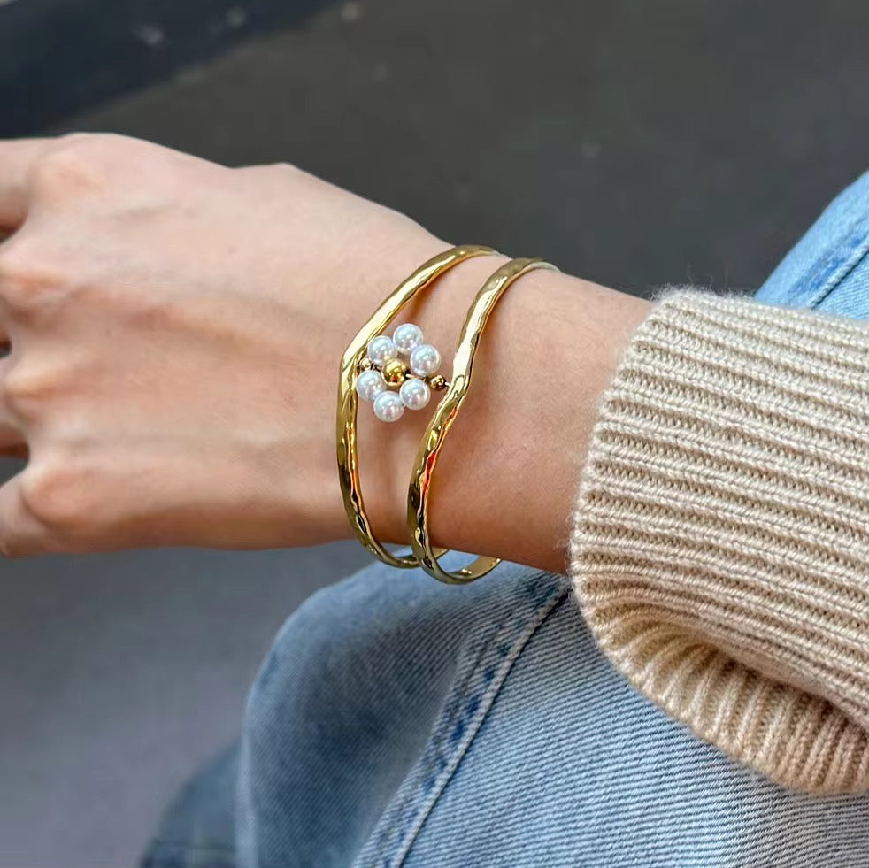 Maple bay CUFF