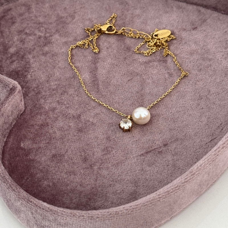 Ballet necklace