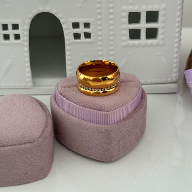 August Ring