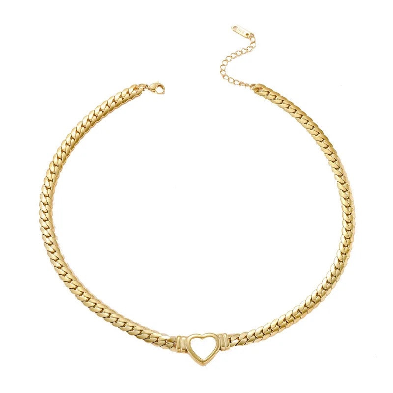 Hollow heart necklace(pre-order)