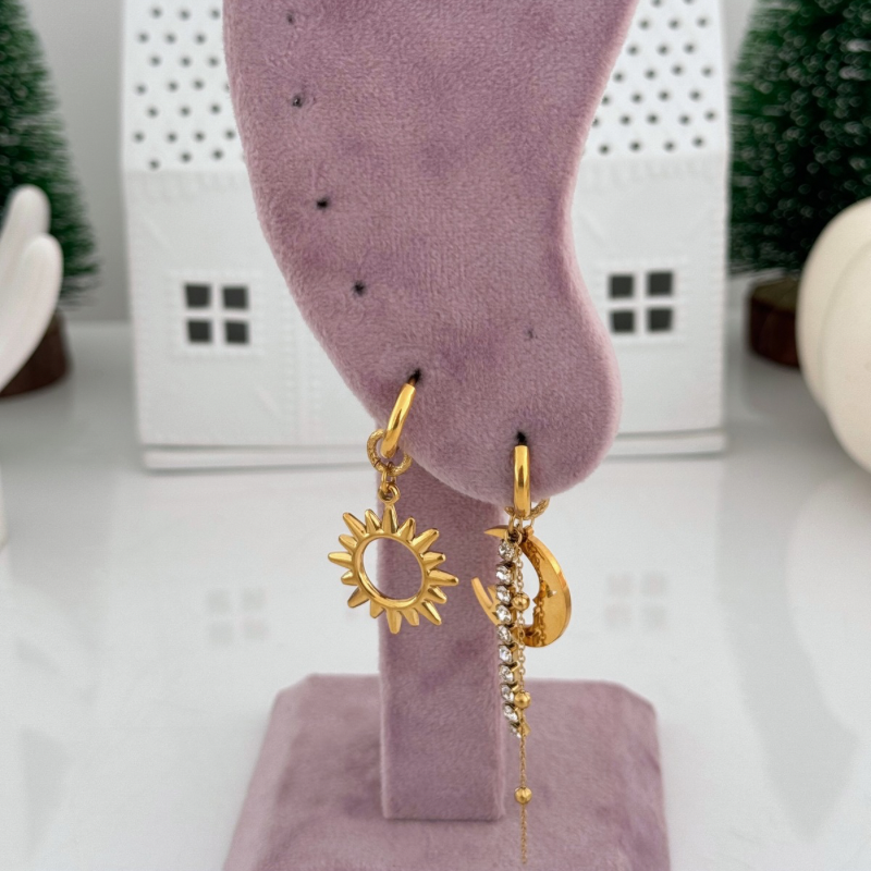 Cosmic rays earrings