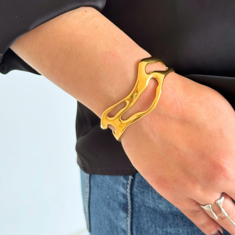 Tilted line cuff bracelet