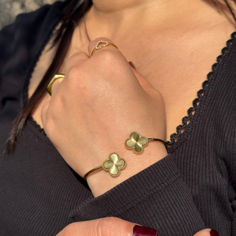 Vivid clover bracelet