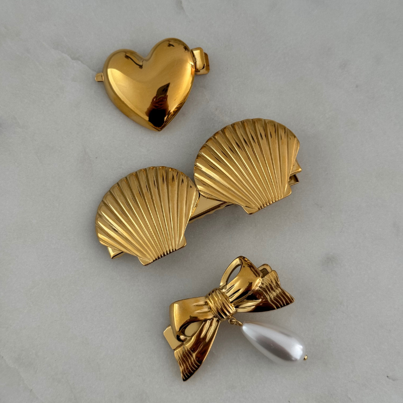 Coquette hair clip
