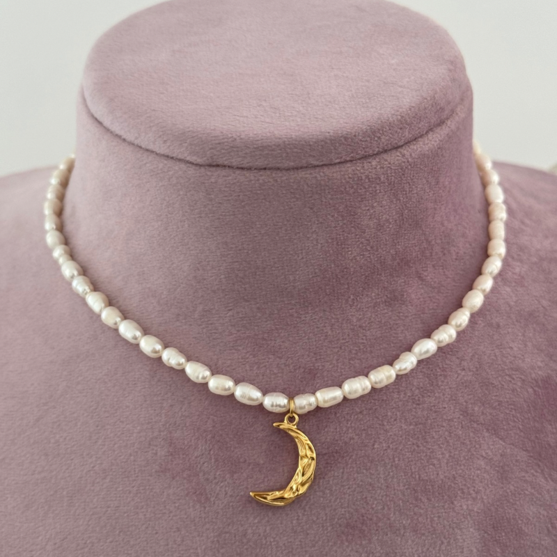 Cotton tulip necklace