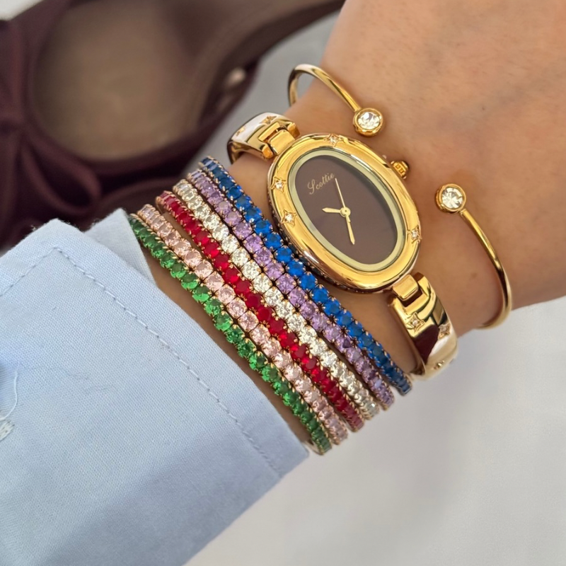 Lady martha oval dial watch