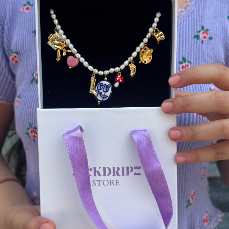 Charm wonderland necklace