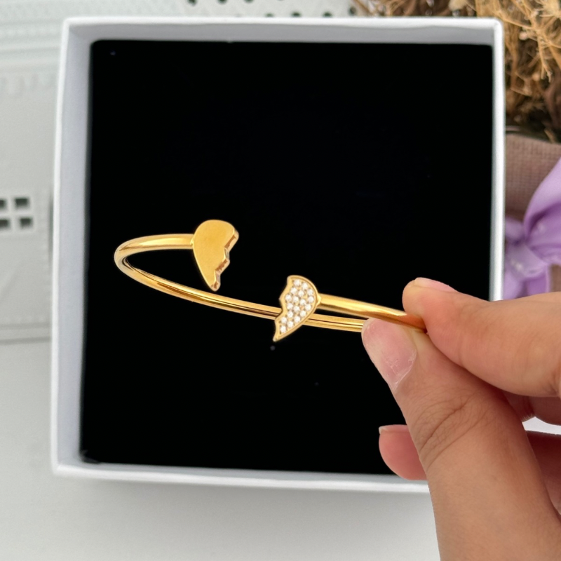 Heart cuff bracelet
