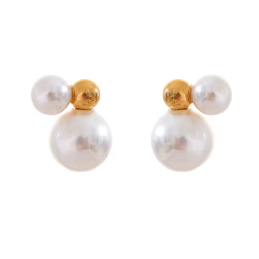 Atypical pearl earrings