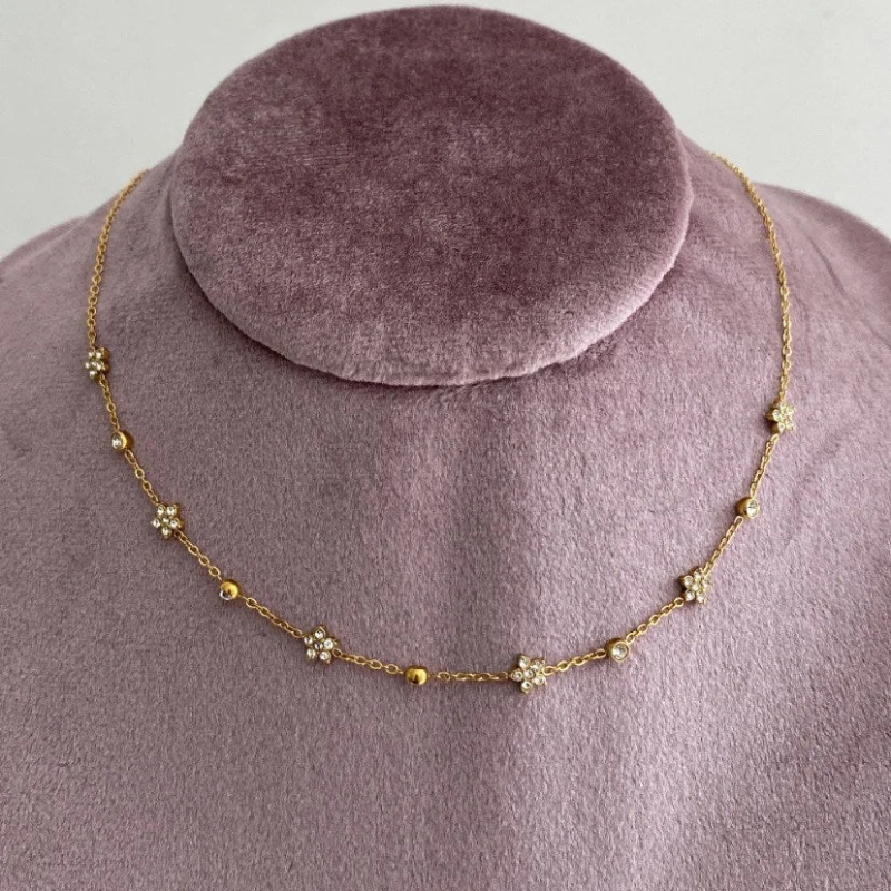 Saretee necklace
