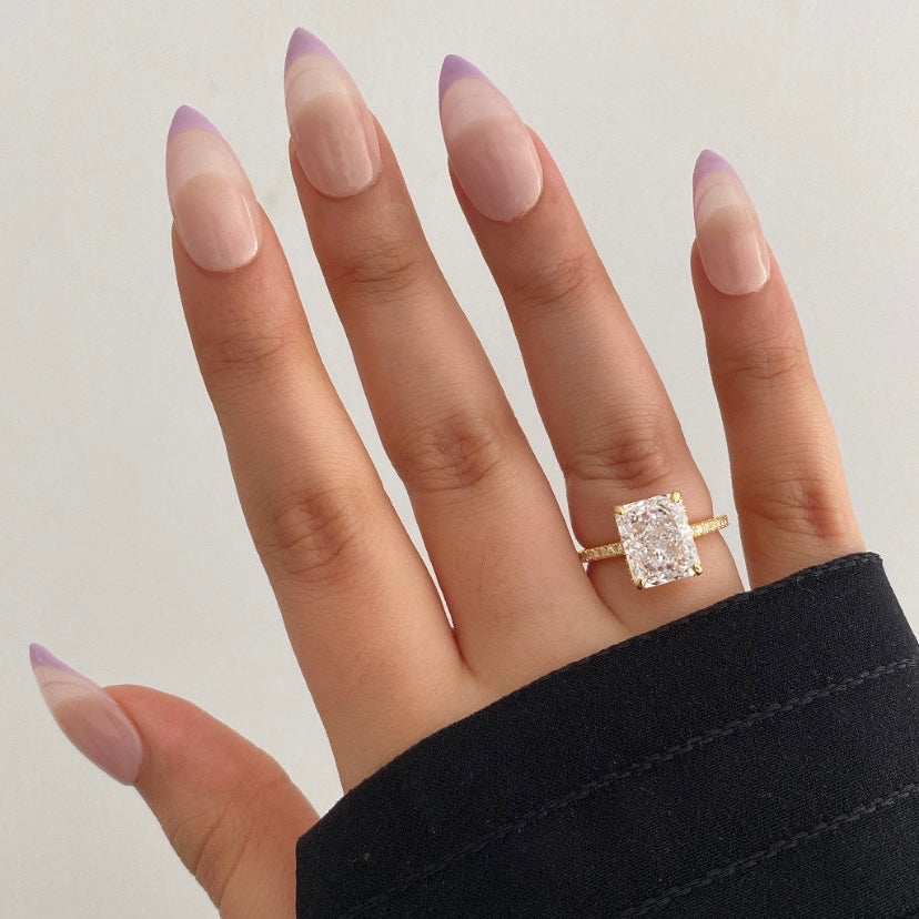 Champagne toast ring