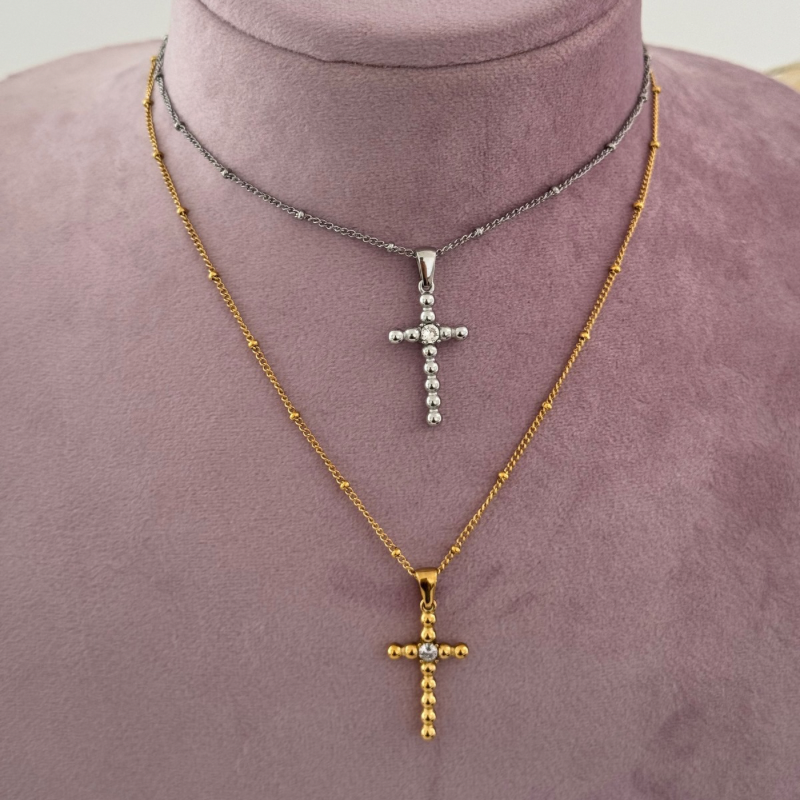 Fragile necklace