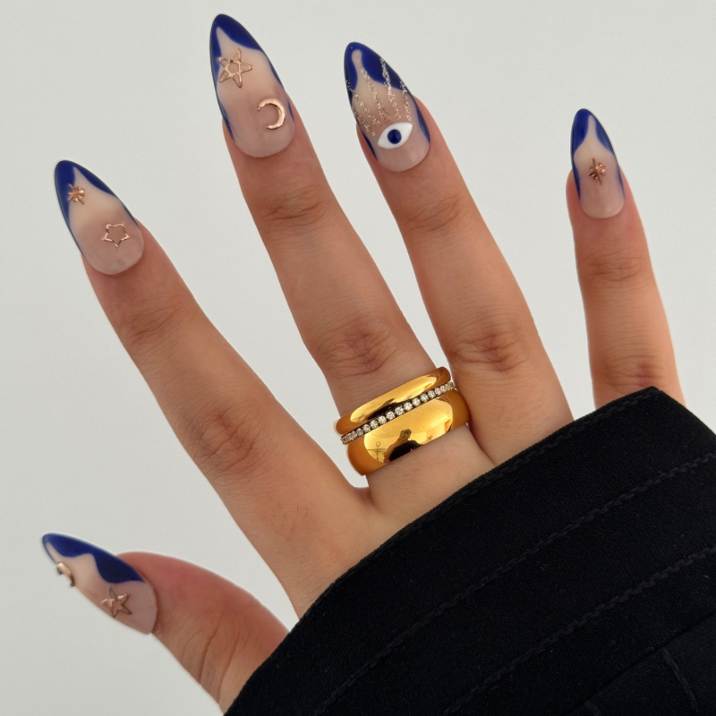 August Ring