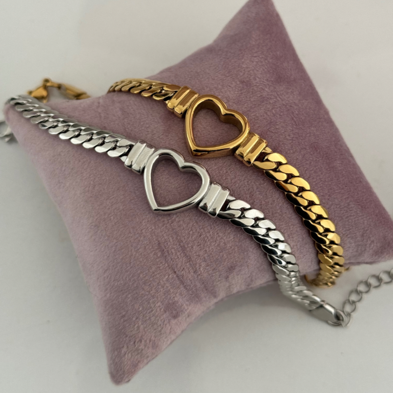 Hollow heart bracelet