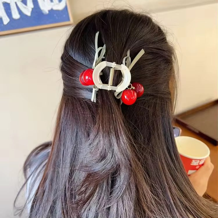 Cherry clawclip