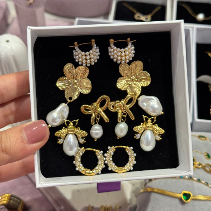Basket pearl hoops