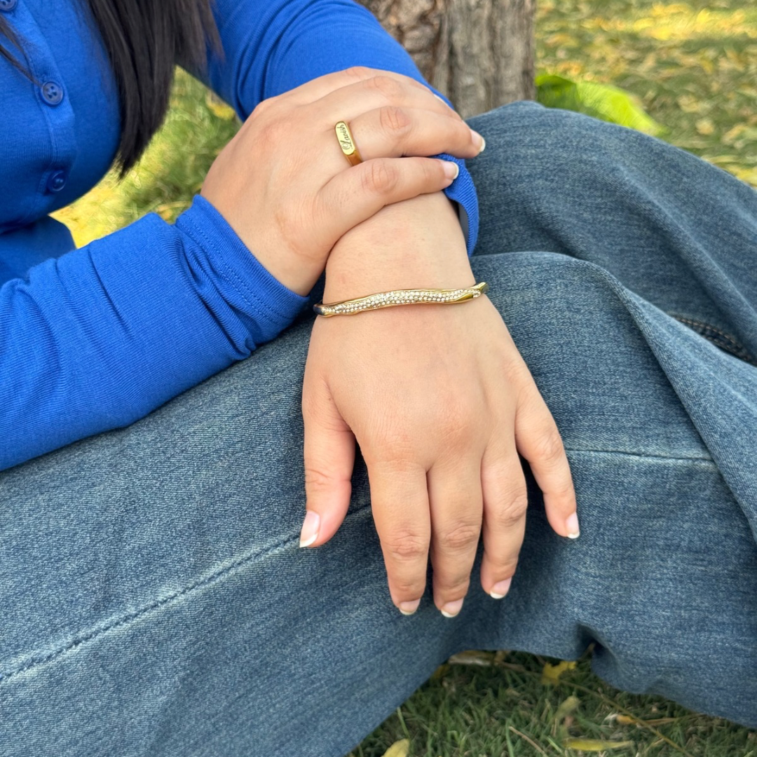Stone glow bracelet