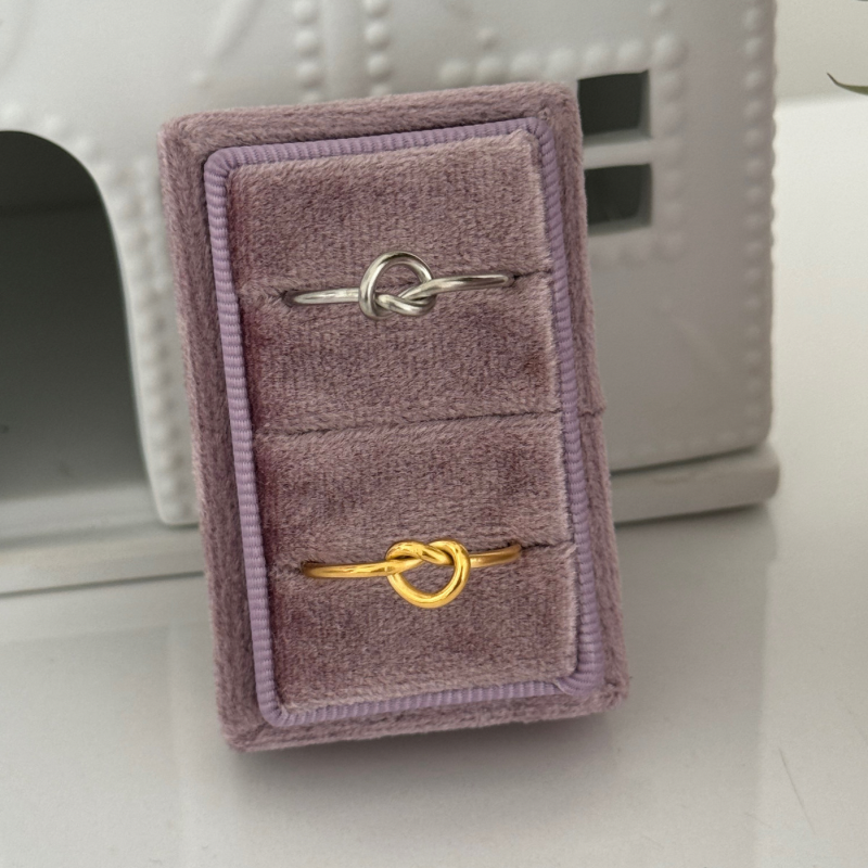 Knot ring