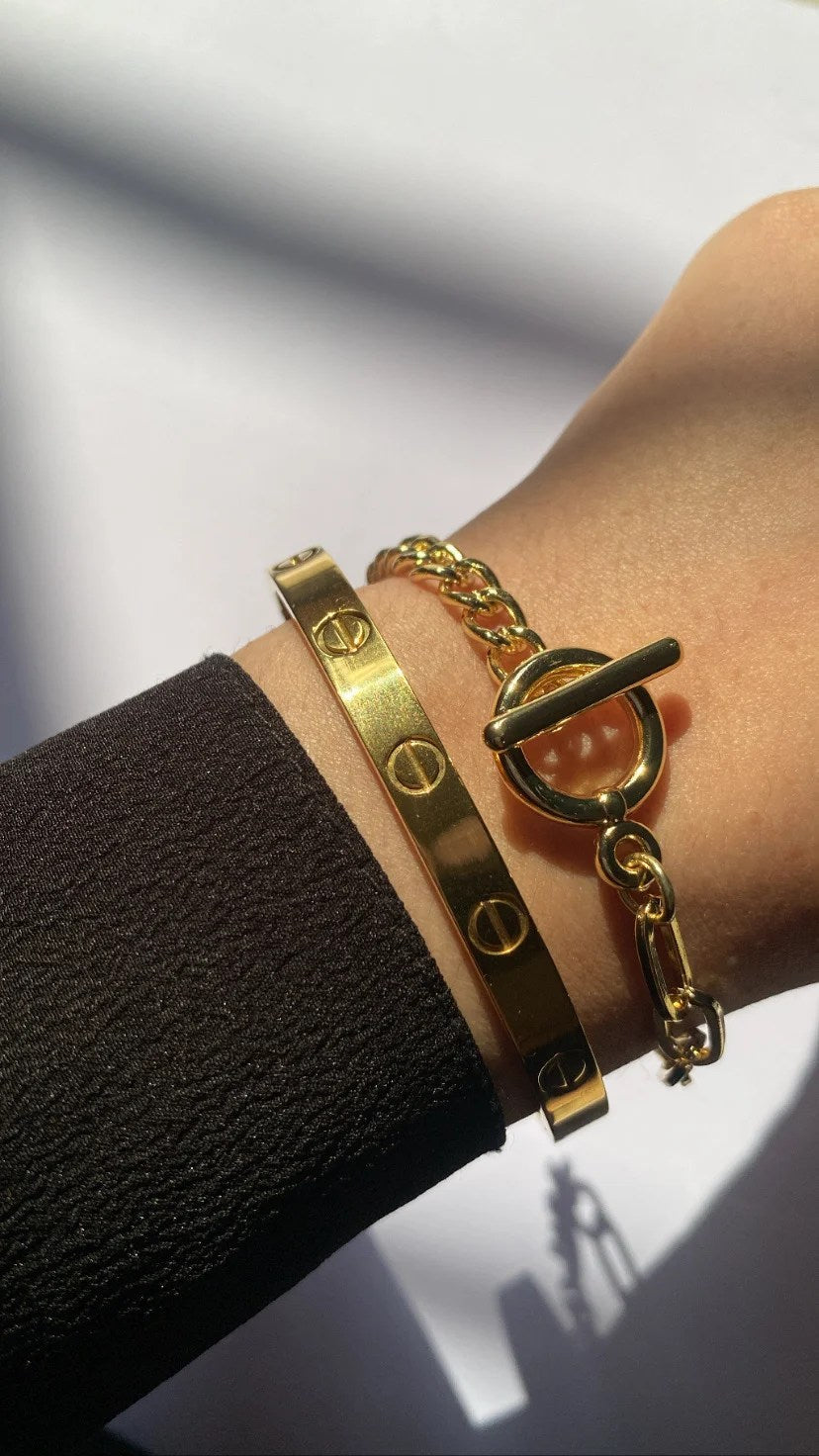 TOGGLE LOCK BRACELET