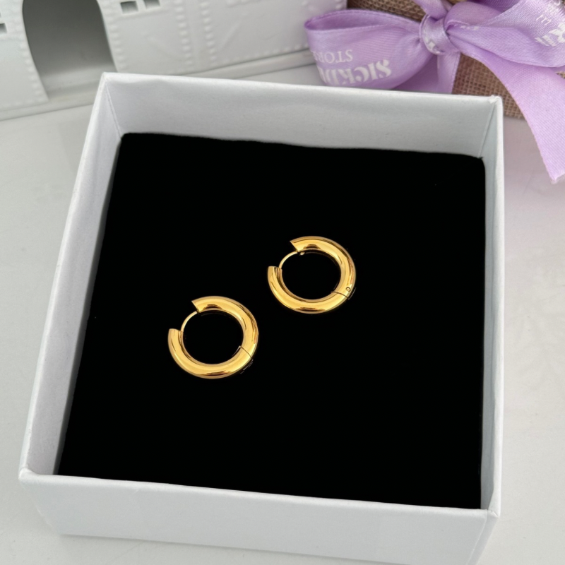 Nicole hoops