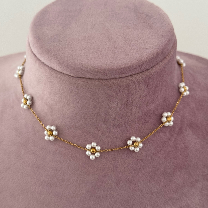 Maple bay necklace