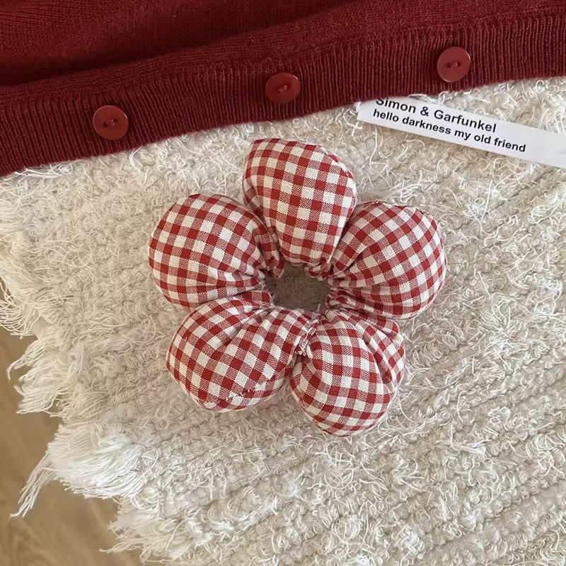 Daisy scrunchies