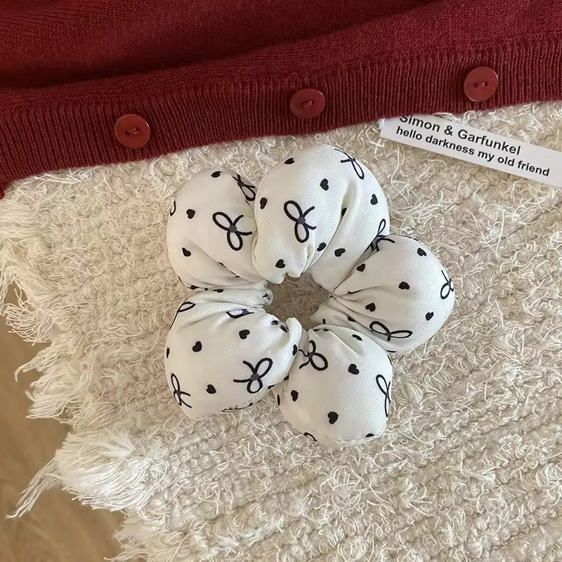 Daisy scrunchies