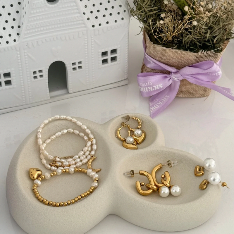 Dream avenue earrings