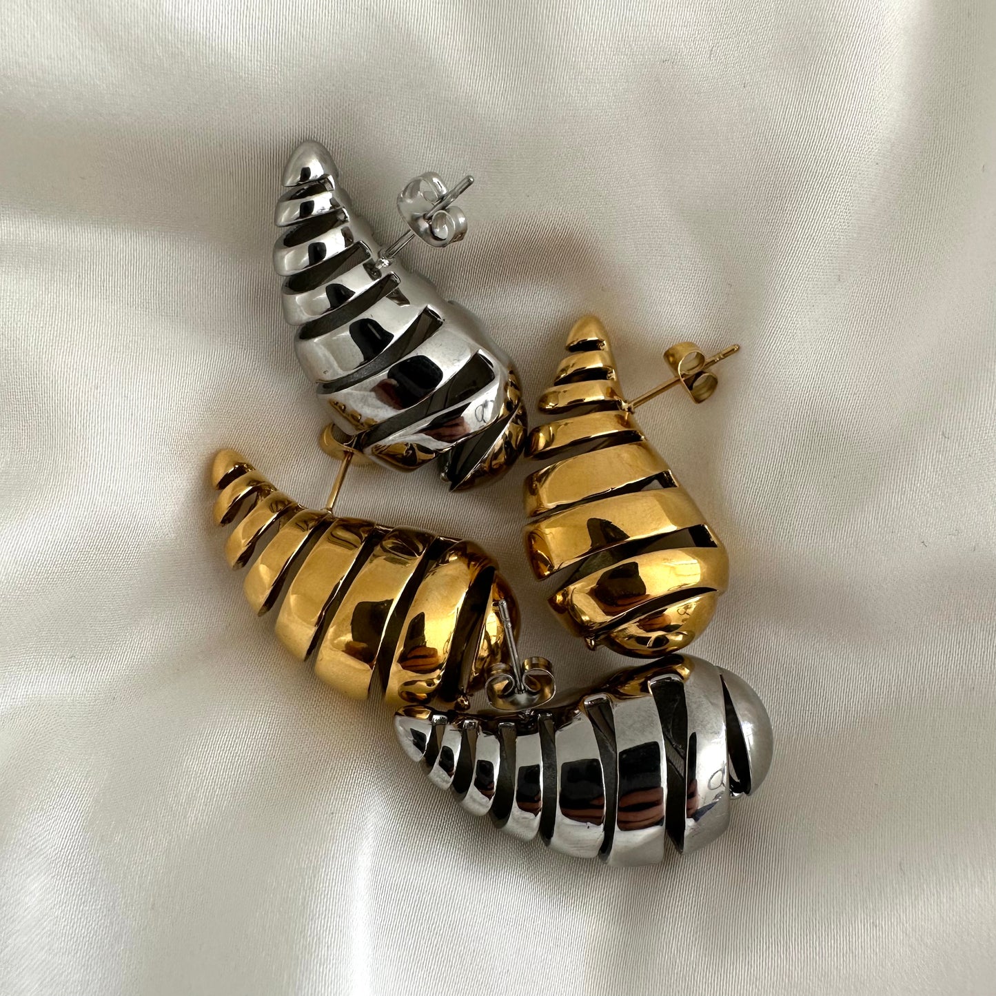 Spiral teardrop earrings