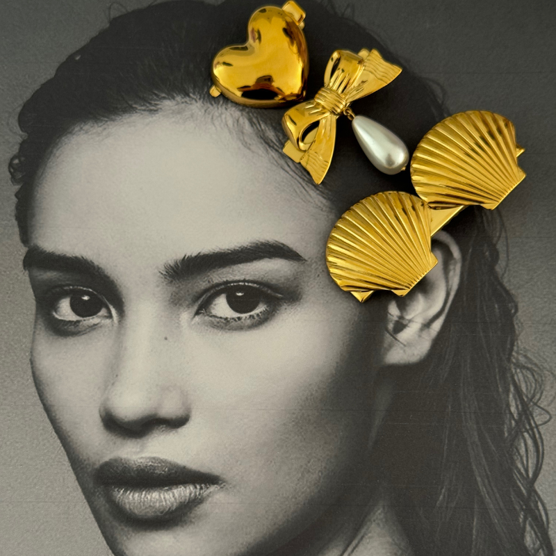Coquette hair clip