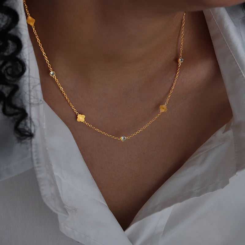 Dainty Clover necklace