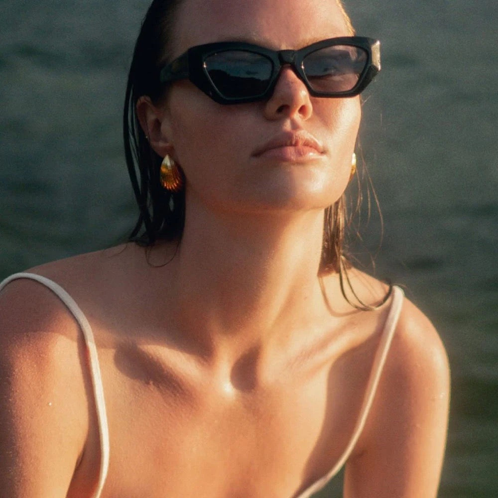 Ribbed teardrop earrings