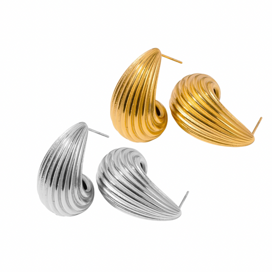 Ribbed teardrop earrings