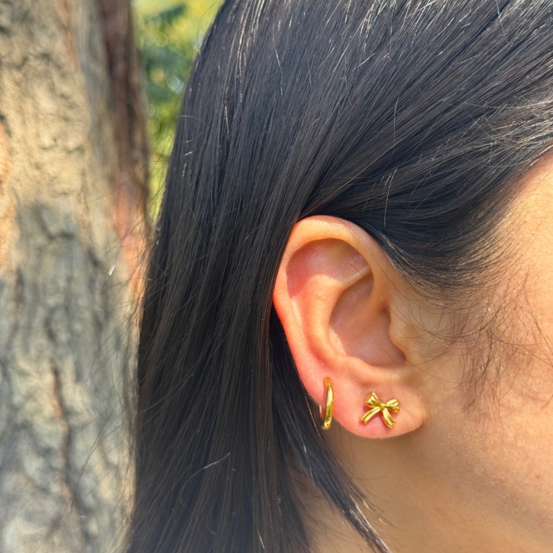Radiant bow earset