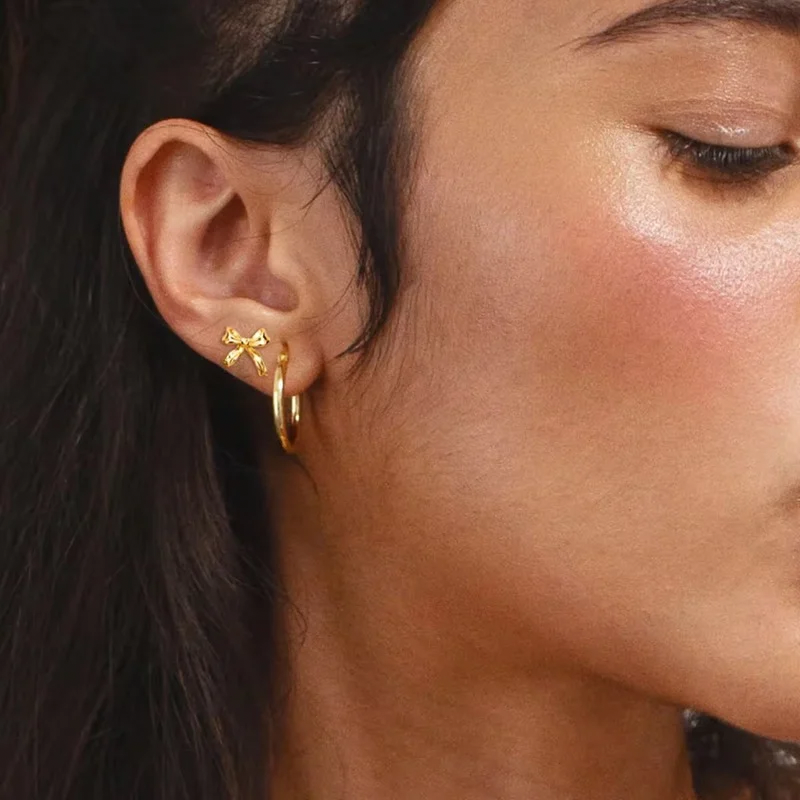 Radiant bow earset