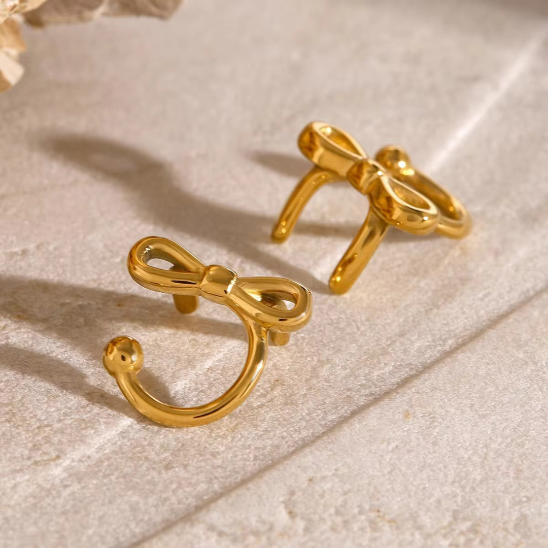 Bow earcuffs