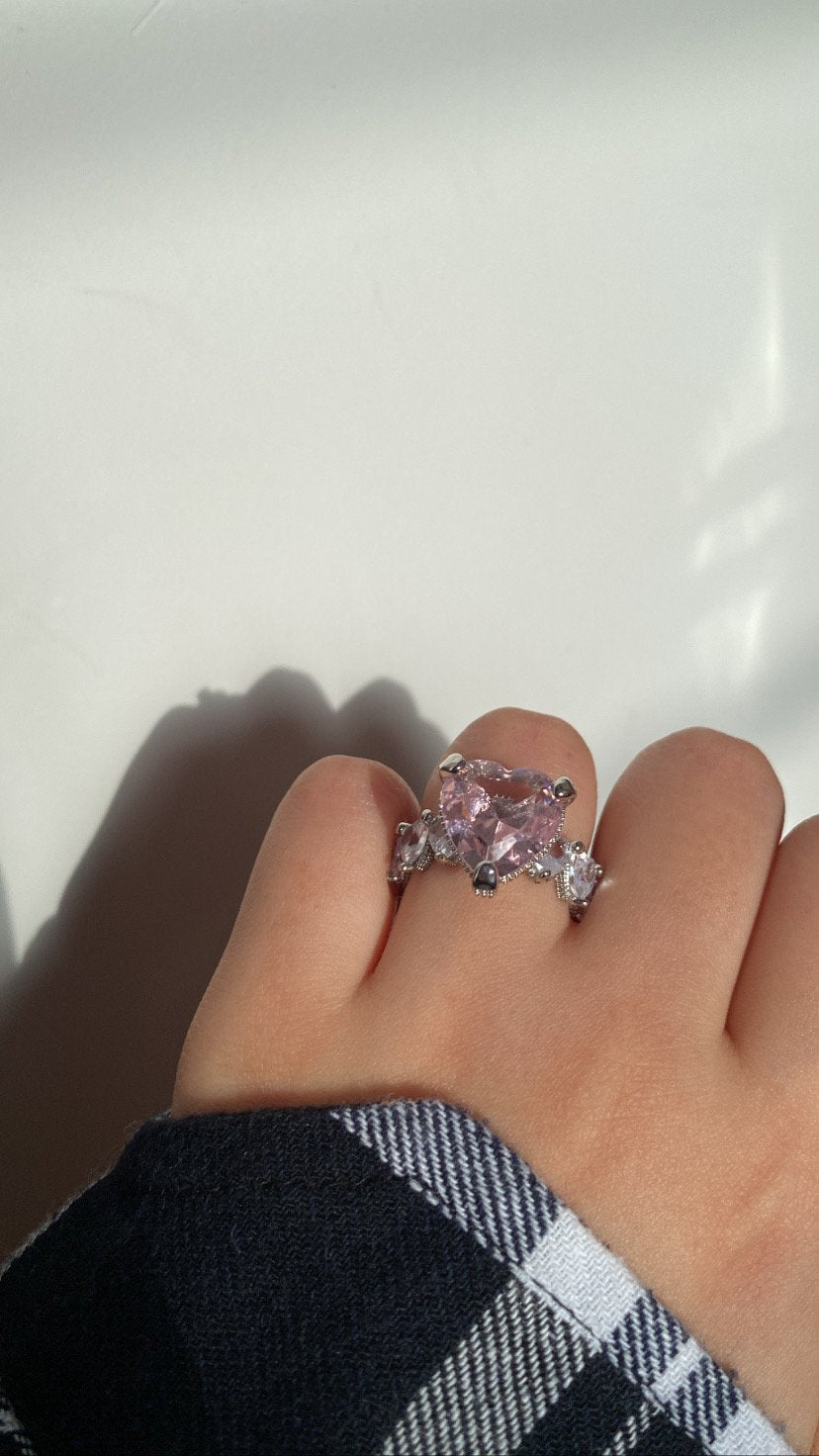 Icy queen ring