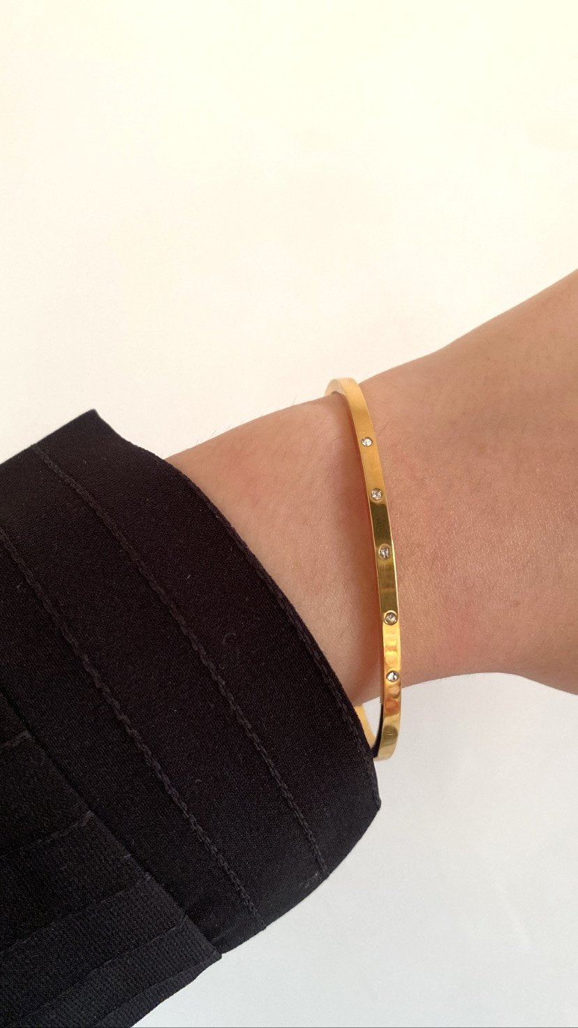 Sunburn cuff bracelet