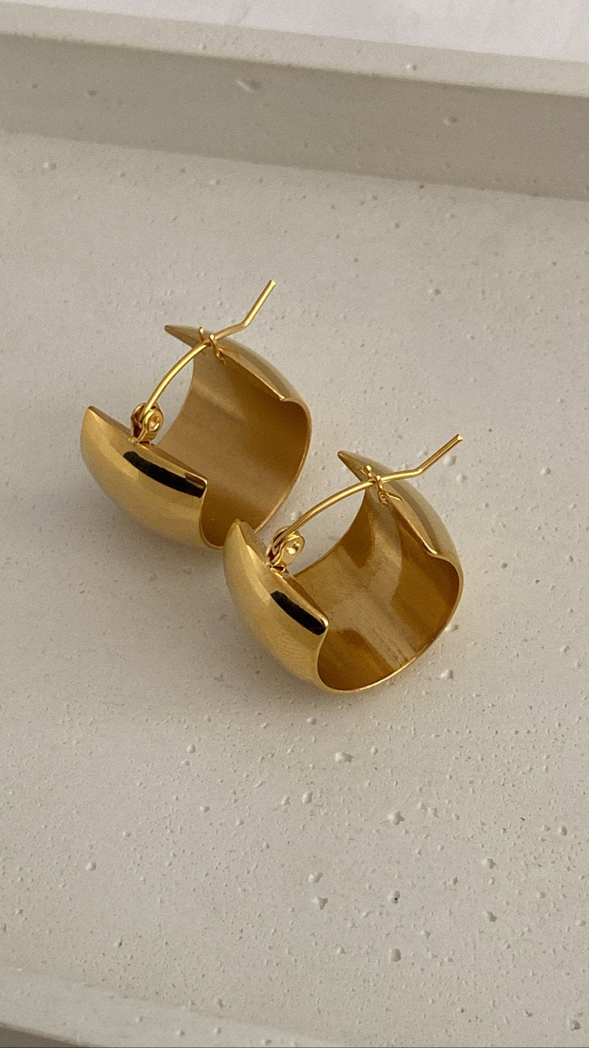 Darla hoops