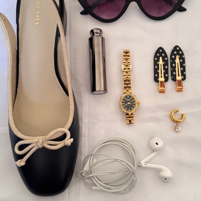 Lady lily black dial watch