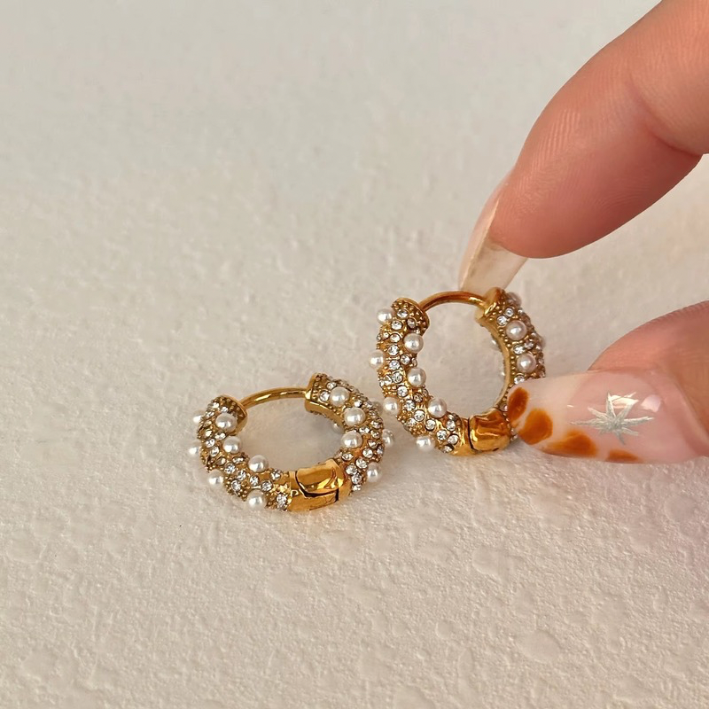 Pearl bali earrings