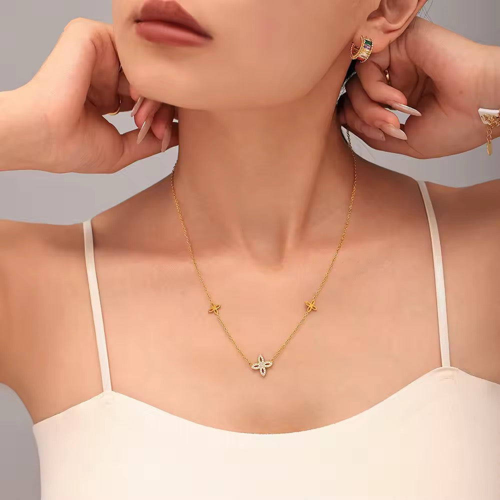 Bloom drip necklace