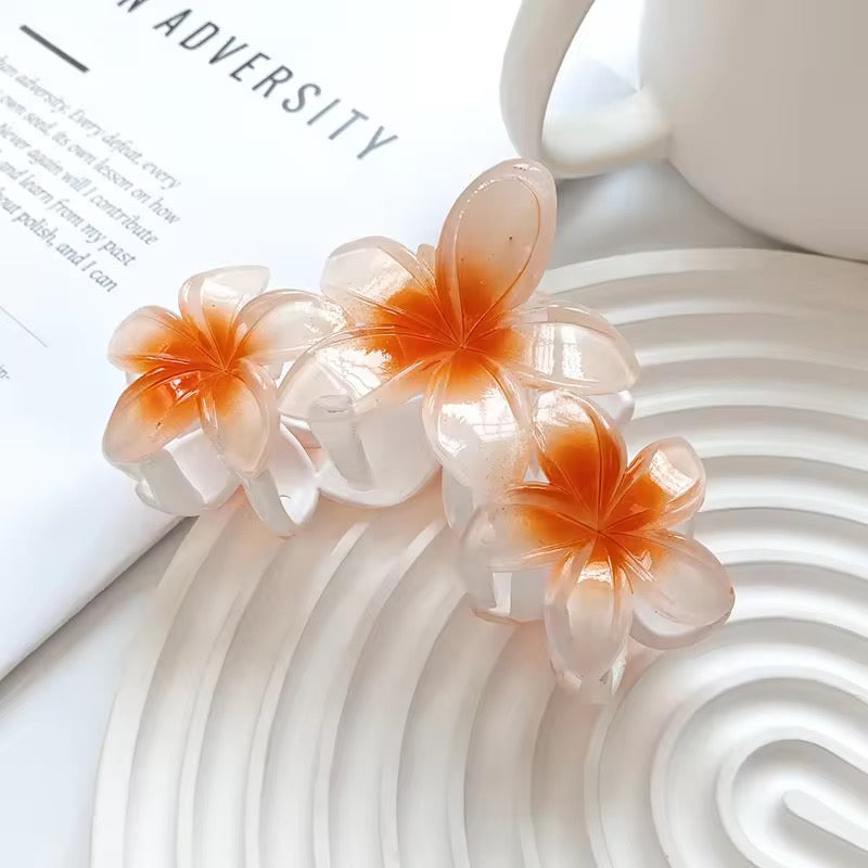 Trio flower clawclip