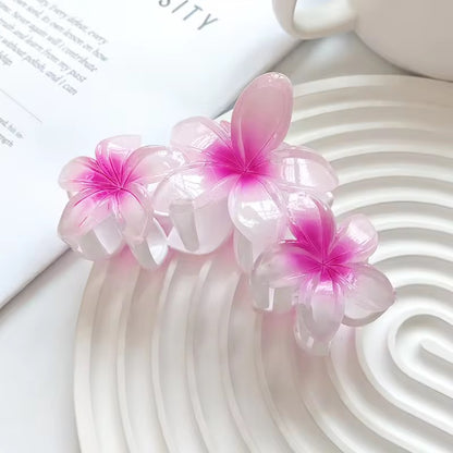 Trio flower clawclip