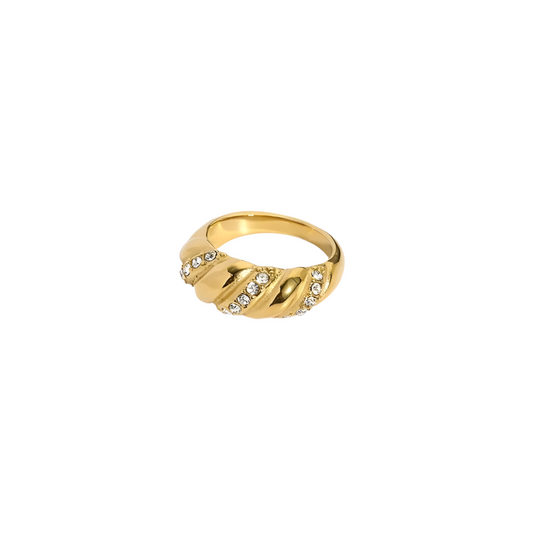 Lux croissant ring