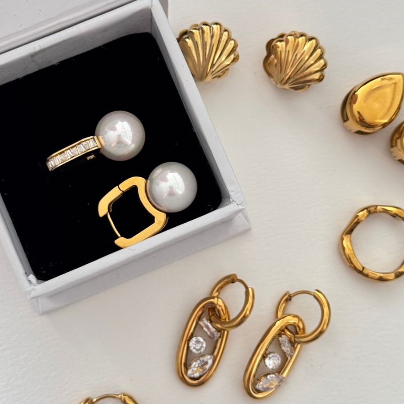 Pearl-pure earrings